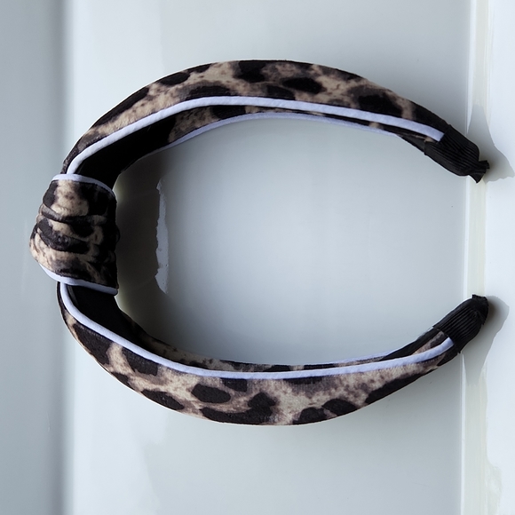 New Leopard Print Makeup/Skincare Headband - Picture 4 of 7